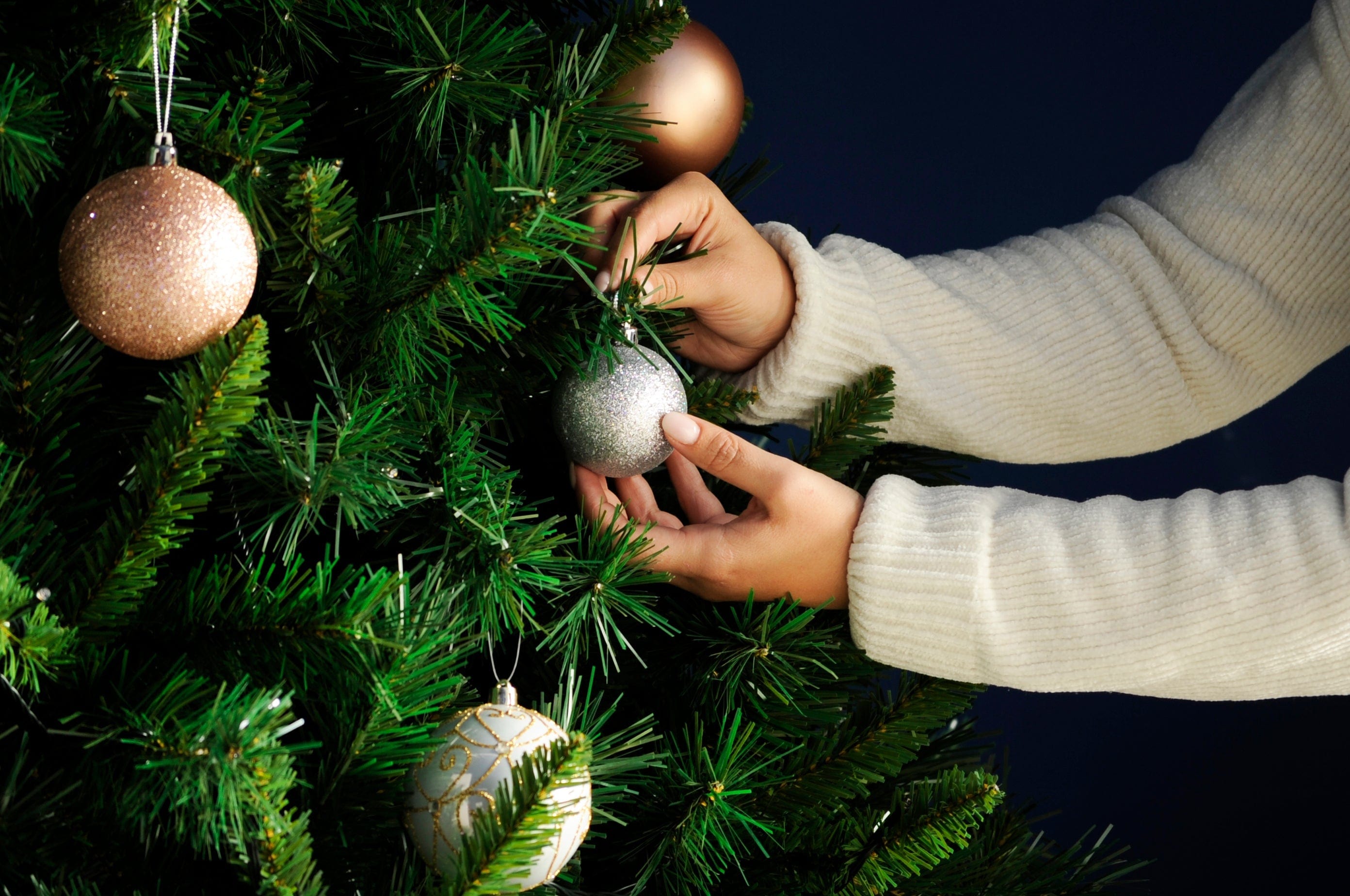 Festive Victoria Pine Christmas Tree - 7ft/210cm – Trowell Garden Centre